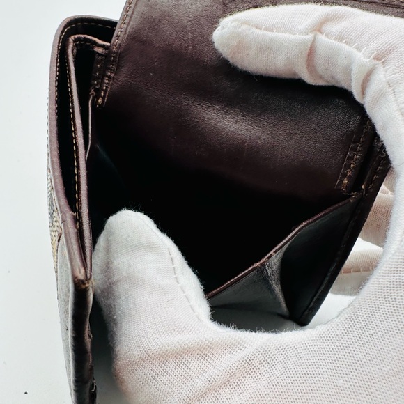 Burberry Bi fold Wallet - Picture 10 of 11